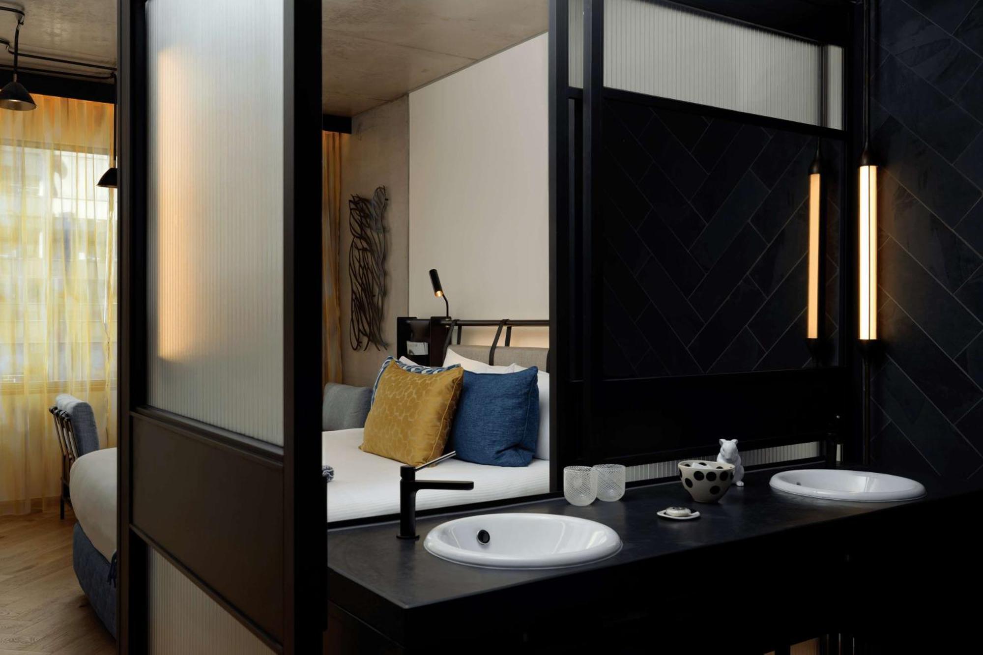 Qt Melbourne Hotel Екстериор снимка Bathroom