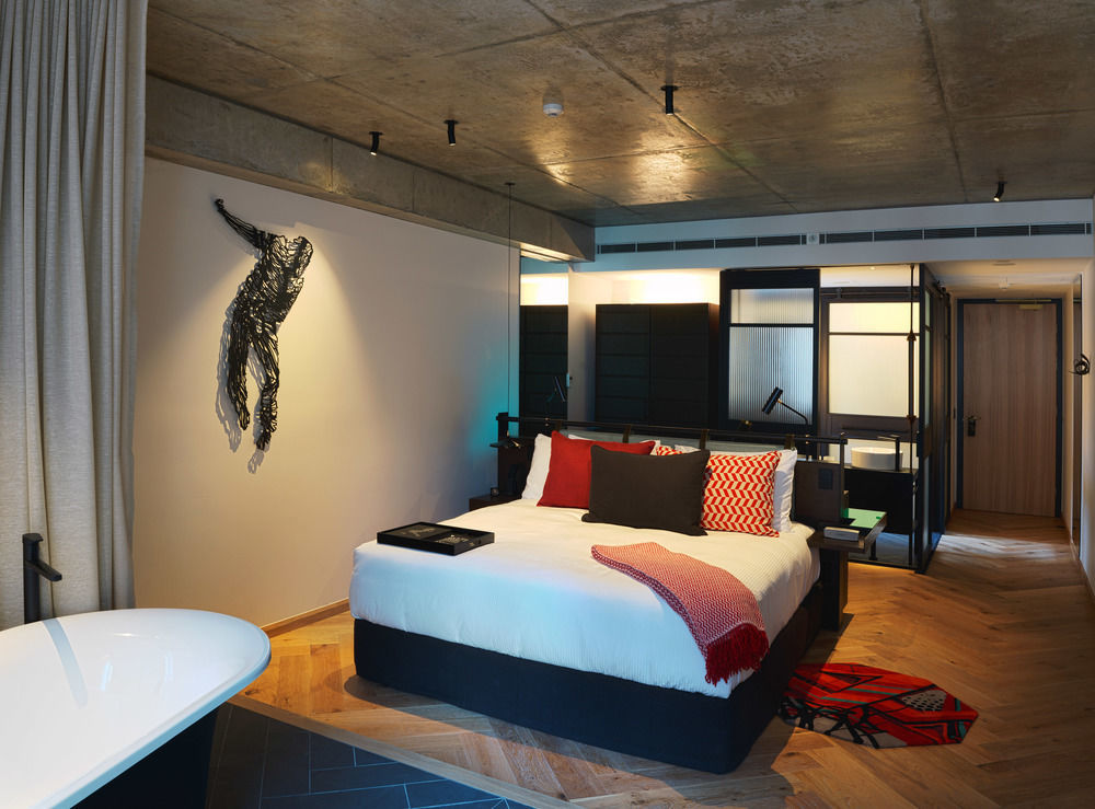Qt Melbourne Hotel Екстериор снимка A room at the hotel